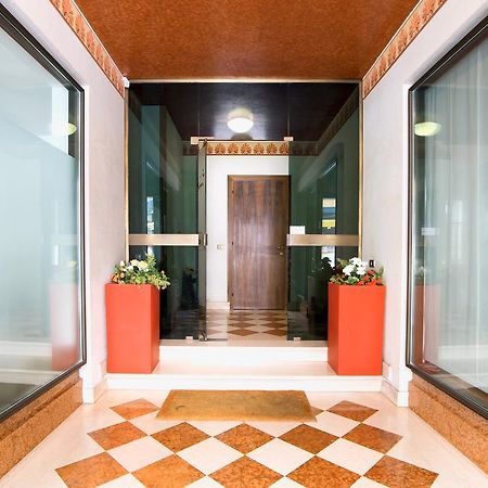 Holiday Treviso Suite Venezia Luaran gambar